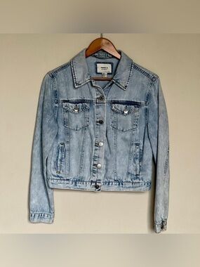 Forever 21 Light Wash Cropped Denim Jacket | Women’s Jean Jacket Size M